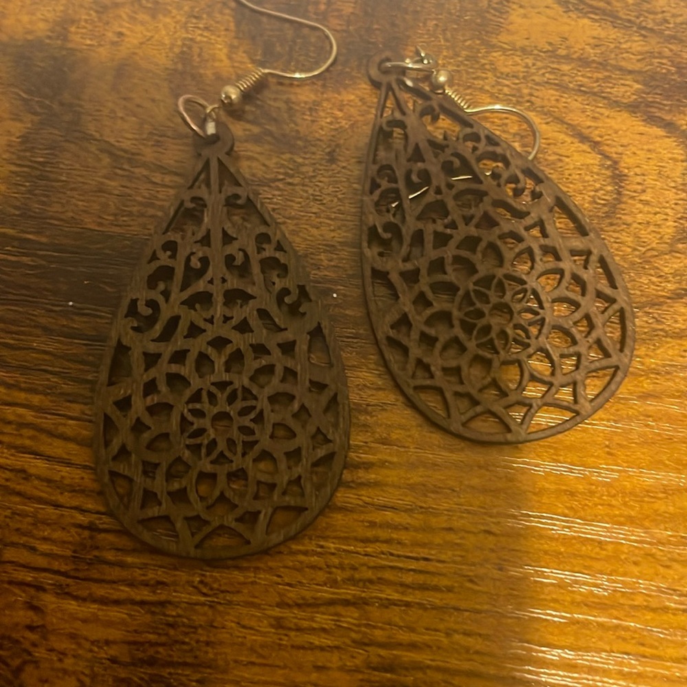 Godosa's Teardrop Earrings for Women Girls  Natural Leaf earrings